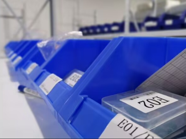 Labeled component bins
